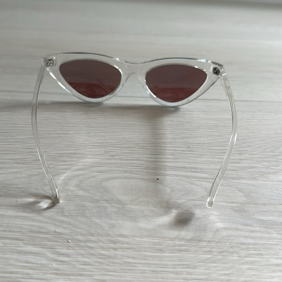 Lucky brand women’s sunglasses - Picture 4 of 4